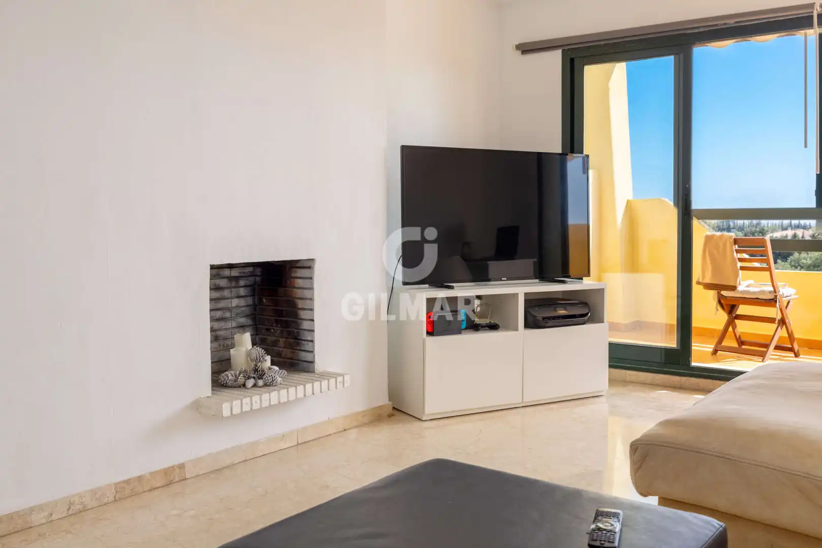 Sala d'estar de Dúplex en venda en Estepona amb Calefacció, Traster i Balcó