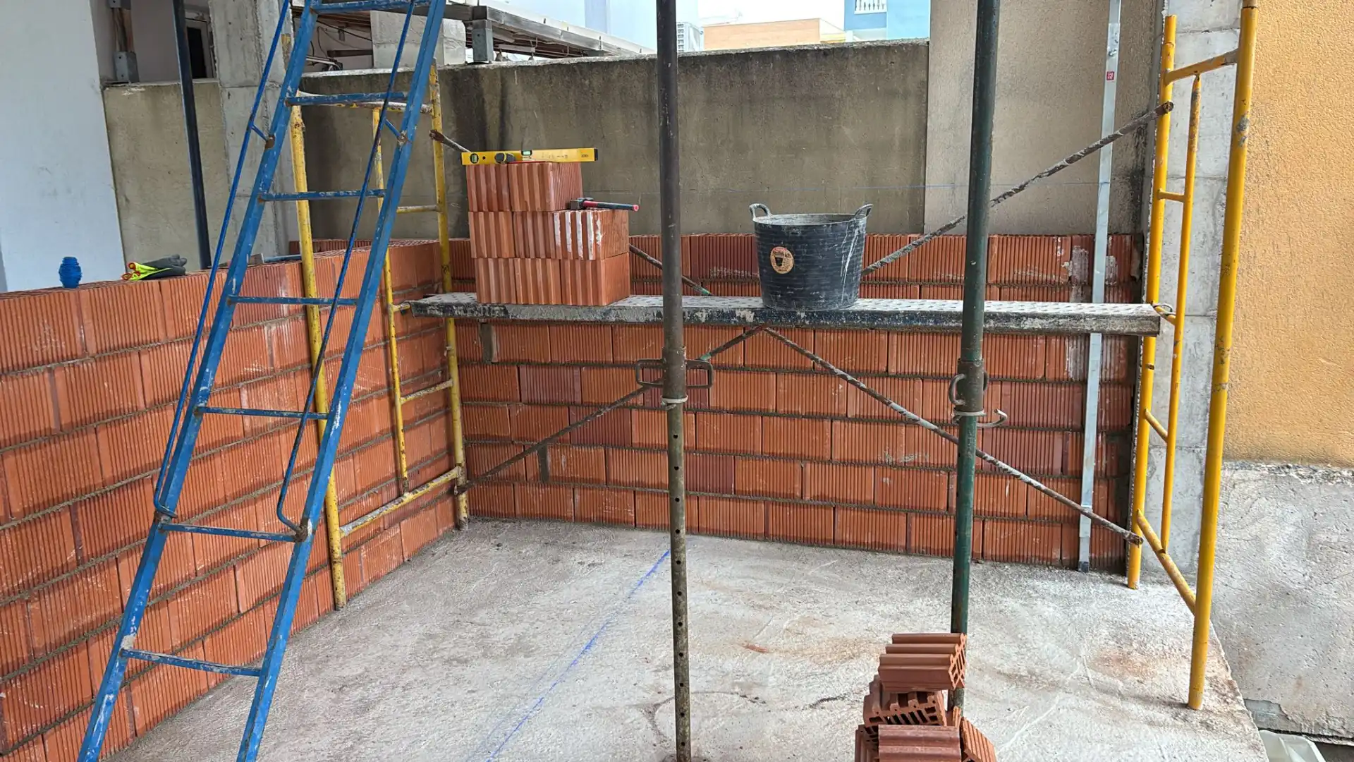 Casa aparellada amb terrassa en venda a Carrer de l'Illa 41, imagen 10