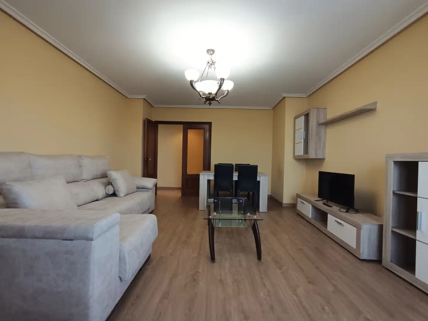 Wohnzimmer von Wohnung zur Miete in Gijón  mit Heizung, Abstellraum und Möbliert