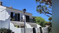 Vista exterior de Casa o xalet en venda en Chiclana de la Frontera amb Aire condicionat, Calefacció i Terrassa