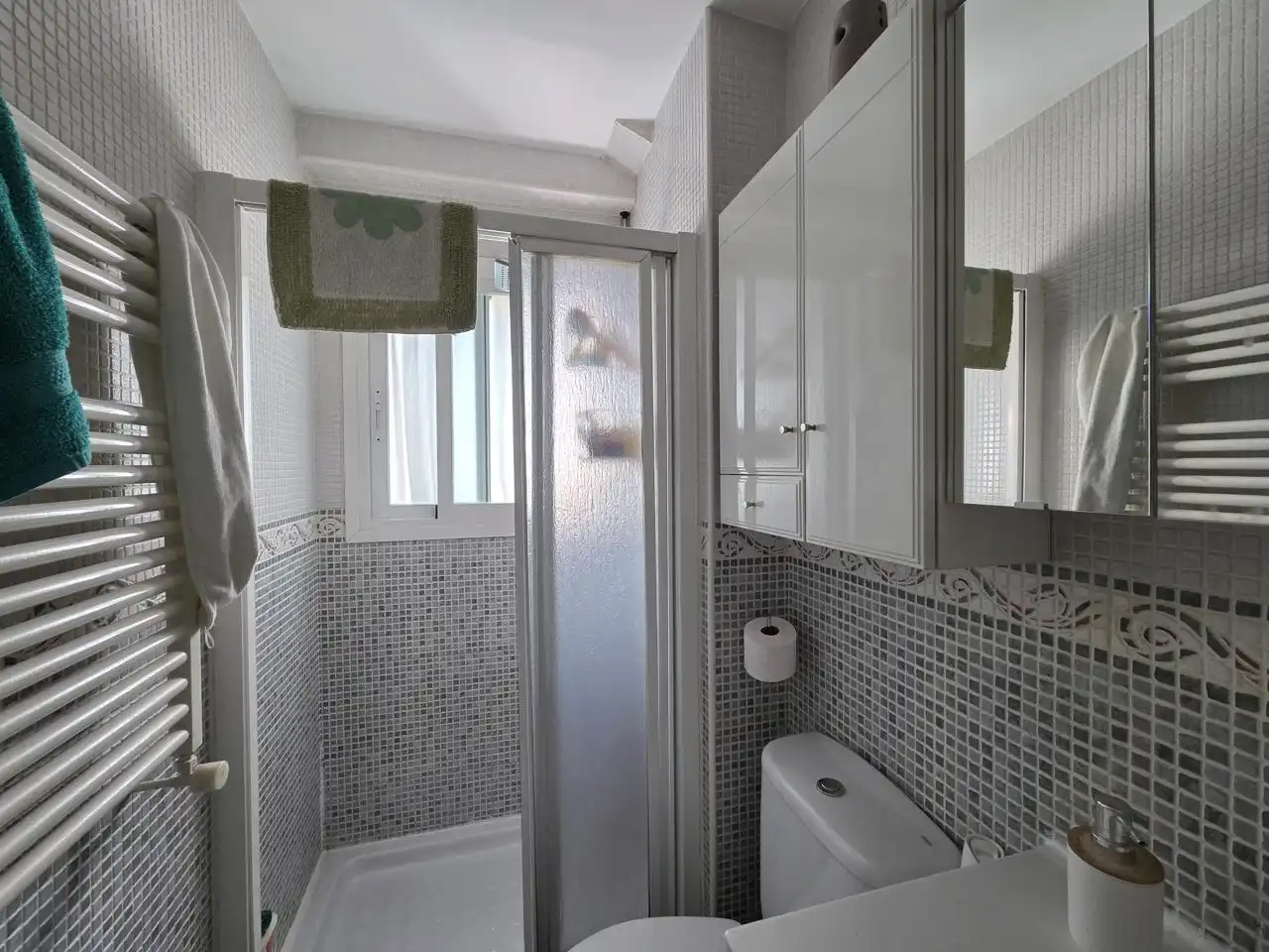 Baño de Piso de alquiler en Madrid con Aire acondicionado, Calefacción y Amueblado