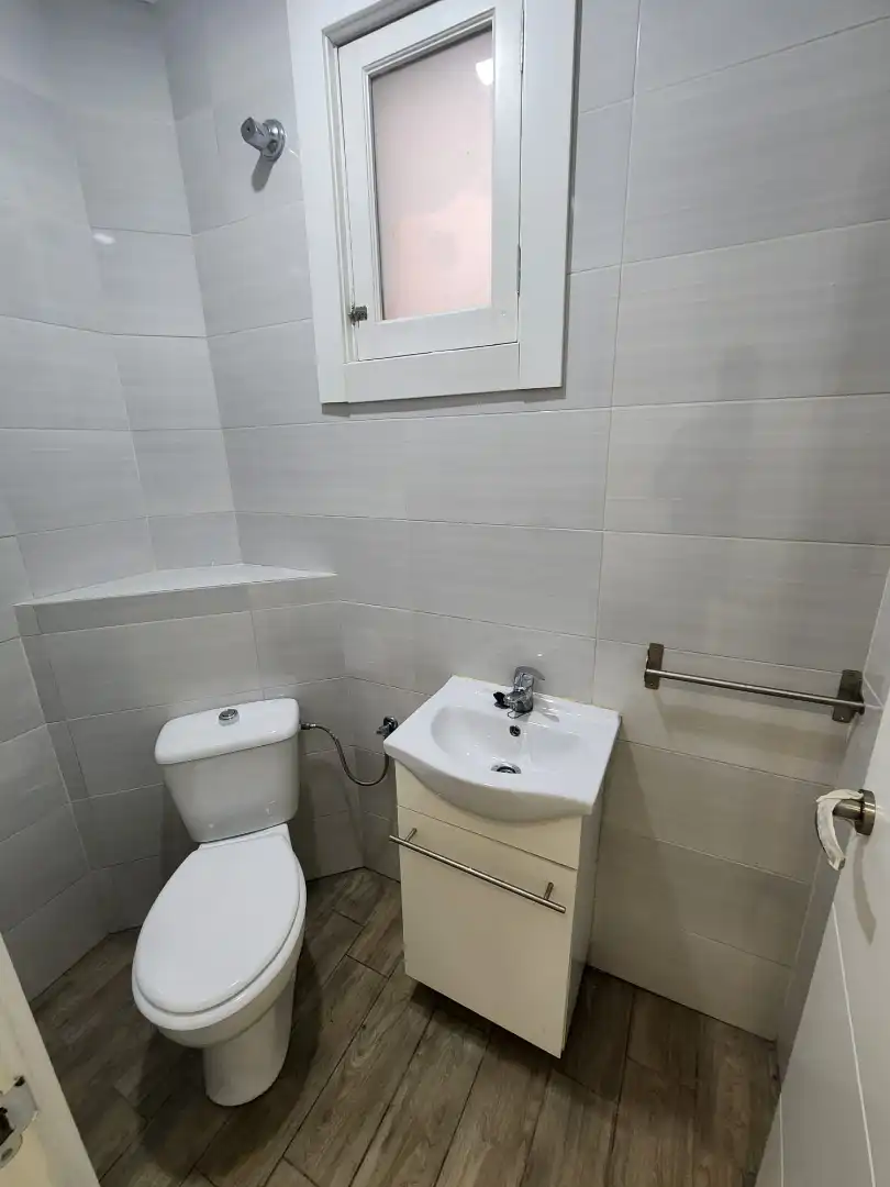 Baño de Piso de alquiler en Málaga con Aire acondicionado, Horno y Lavadora