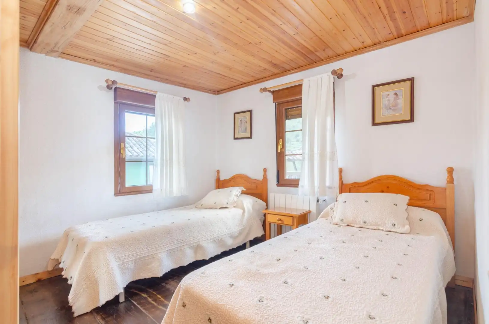 Dormitori de Casa o xalet en venda en Ribera de Arriba amb Calefacció, Jardí privat i Terrassa