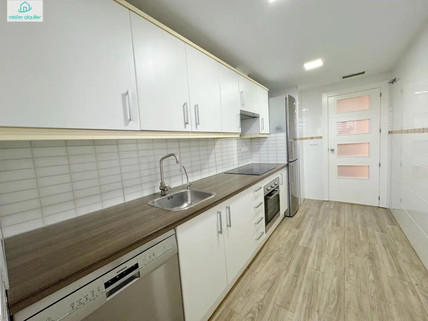 Cocina de Apartamento de alquiler en Sant Joan d'Alacant con Aire acondicionado, Jardín privado y Terraza