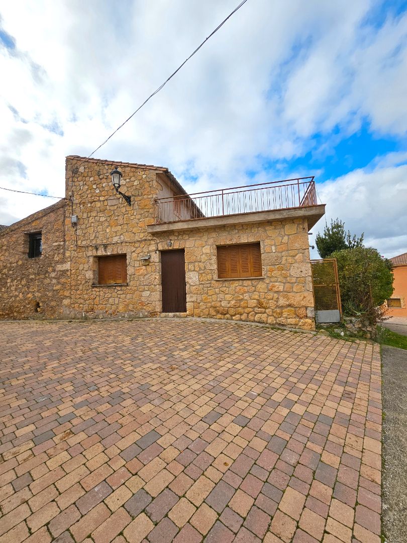Vista exterior de Casa o xalet en venda en Viana de Jadraque amb Calefacció i Terrassa