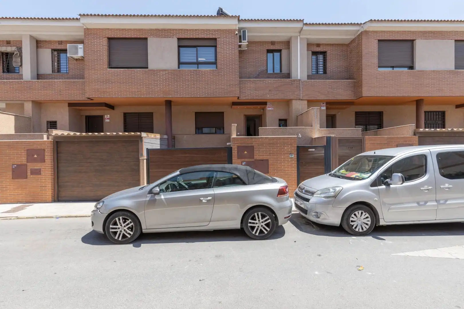 Aparcament de Casa adosada en venda en Pulianas amb Aire condicionat, Calefacció i Terrassa