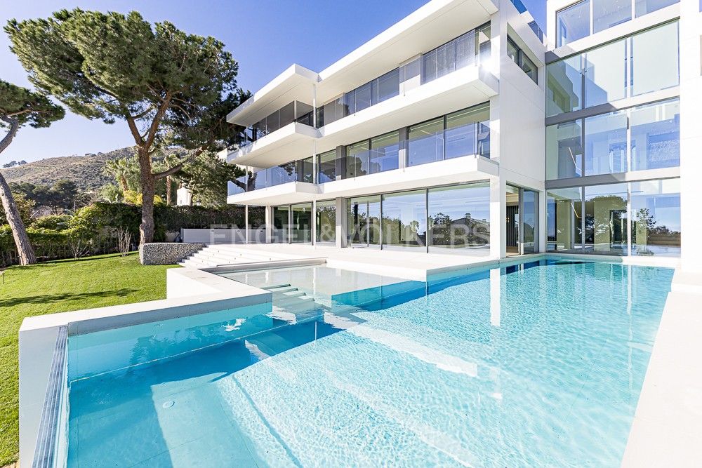 Piscina de Casa o xalet en venda en  Barcelona Capital amb Aire condicionat, Calefacció i Jardí privat