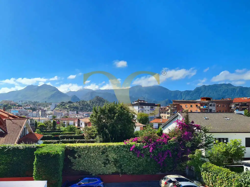 Vista exterior de Casa o xalet en venda en Ribadesella amb Calefacció i Terrassa