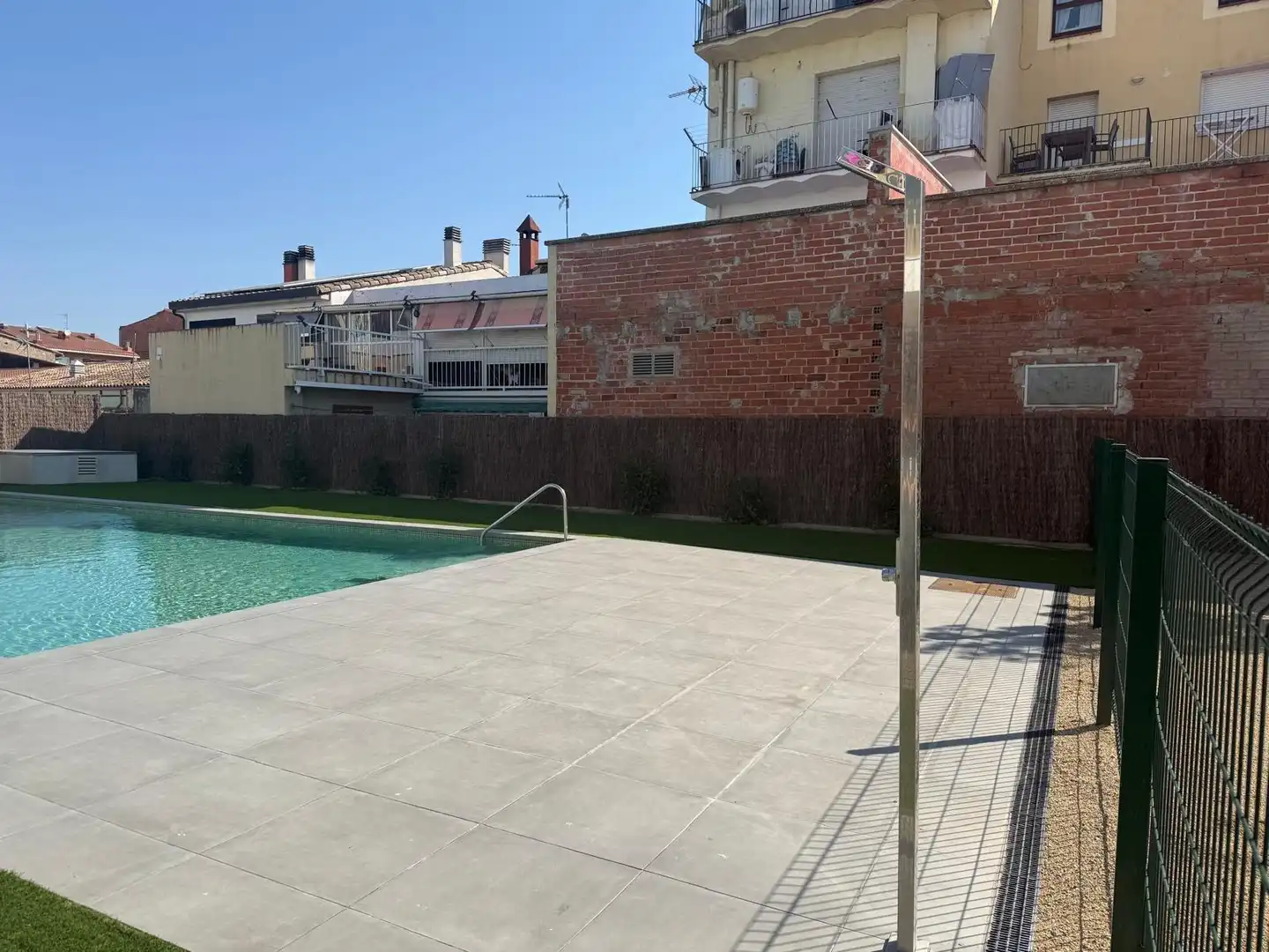 Swimming pool of Flat for rent in Girona  with Storage room, Balcony and Community pool