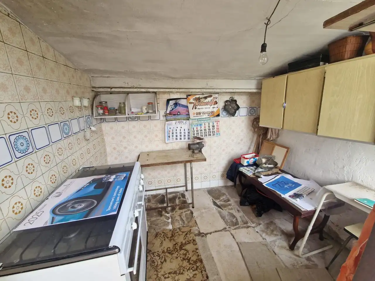 Cuina de Casa o xalet en venda en Burgos amb Calefacció, Jardí privat i Traster