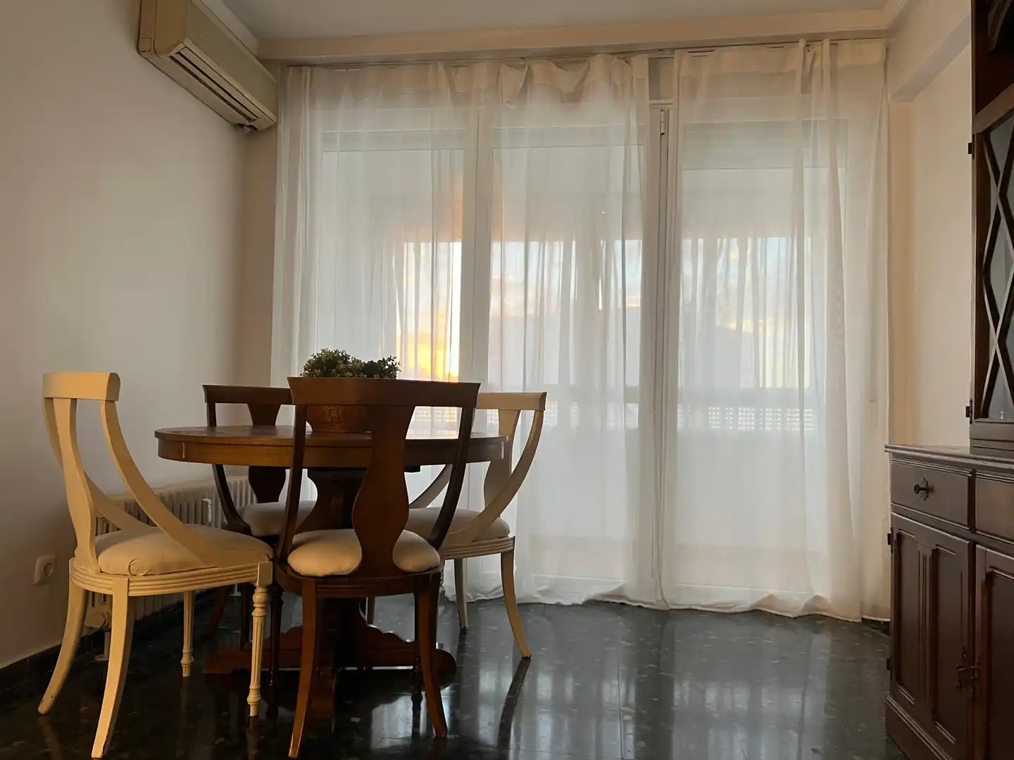 Dining room of Flat for rent in Zaragoza  with Heating, Furnished and Oven