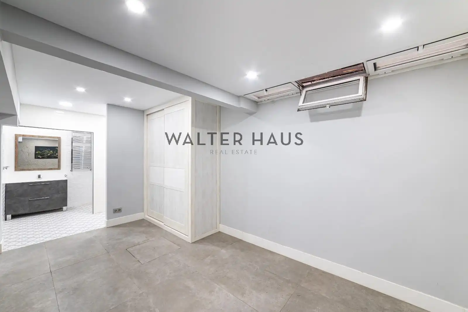 Dúplex en venta en Madrid con Calefacción, Horno y Lavadora