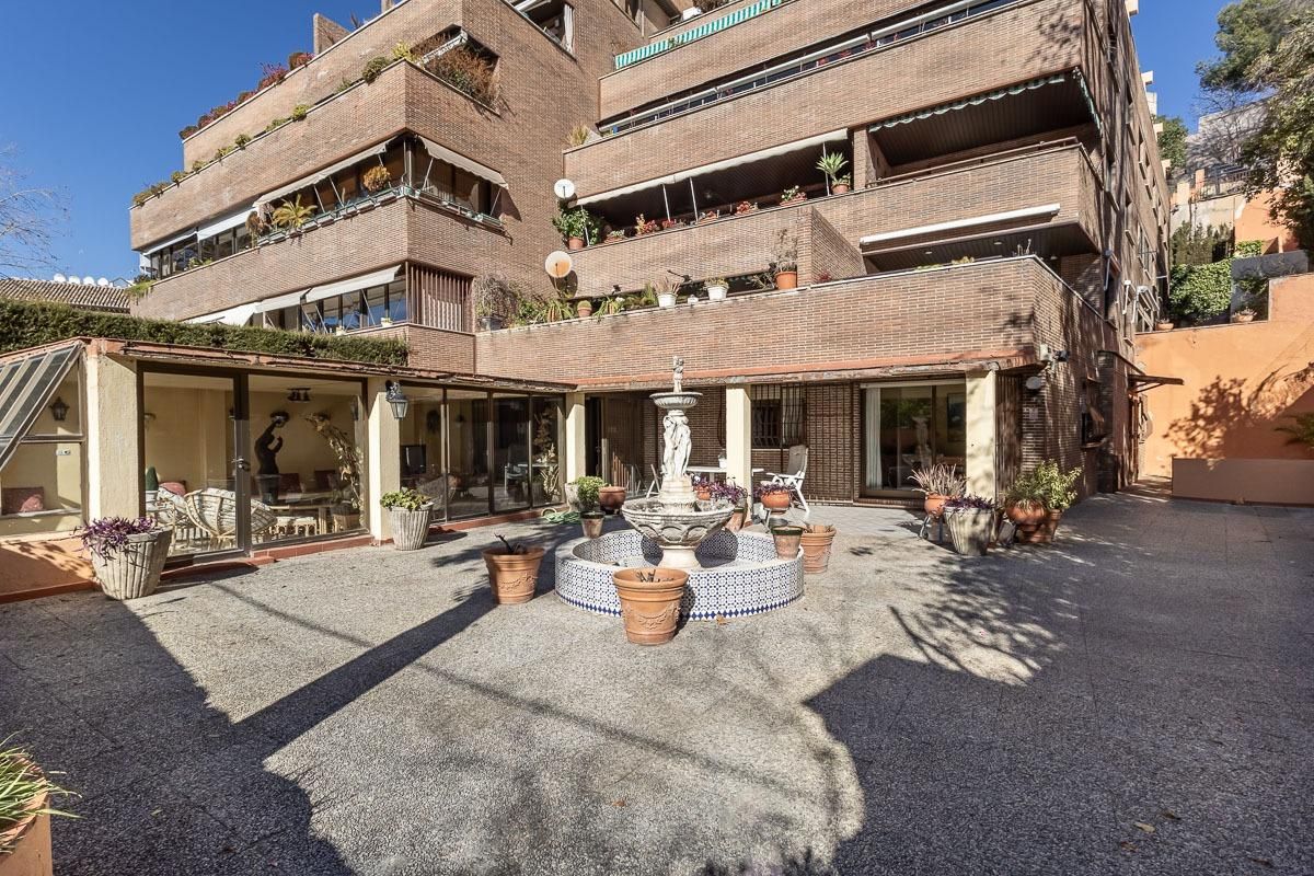 Exterior view of Flat for sale in  Granada Capital  with Private garden, Storage room and Community pool