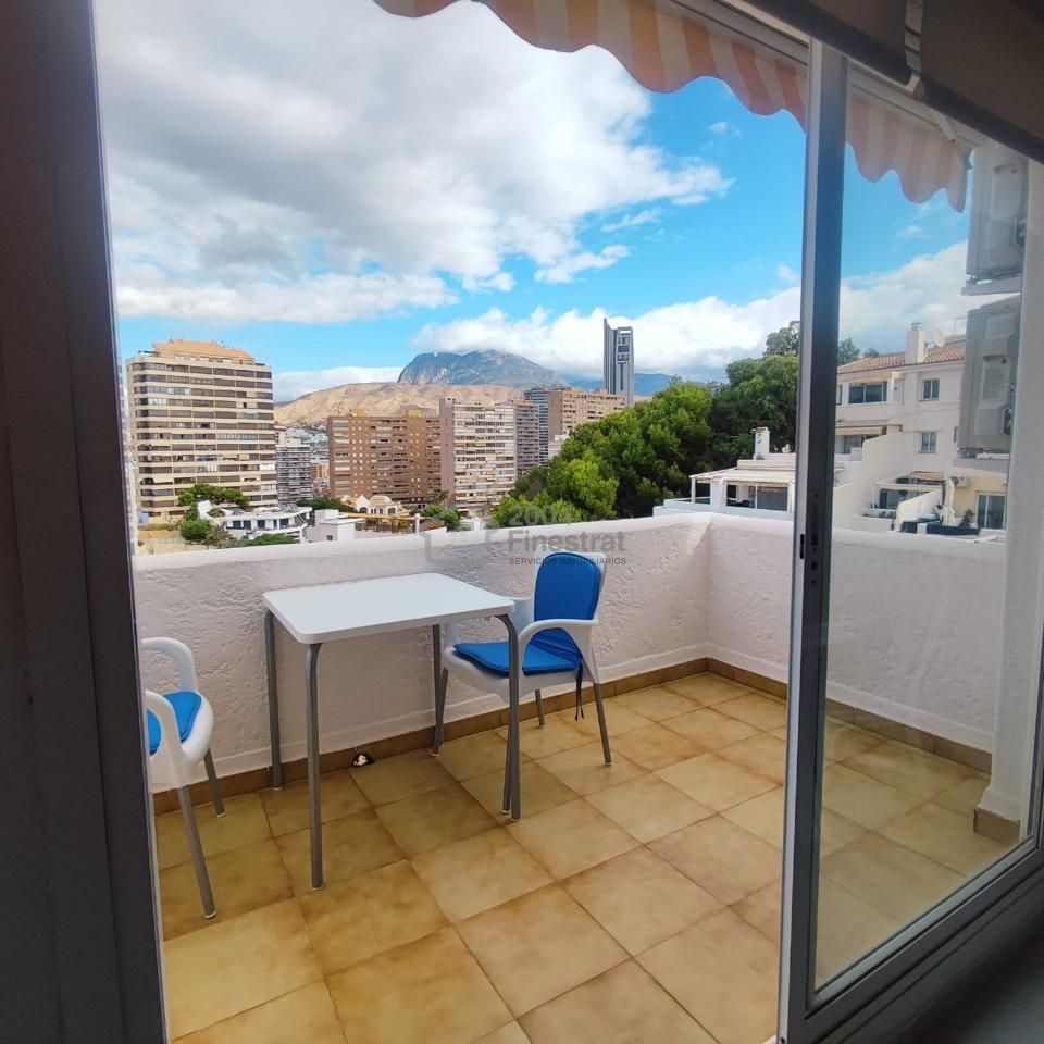Vista exterior de Apartament de lloguer en Benidorm amb Aire condicionat, Terrassa i Moblat