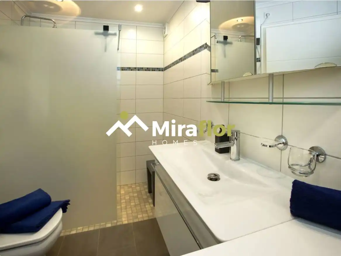 Baño de Apartamento en venta en Dénia con Aire acondicionado, Terraza y Amueblado