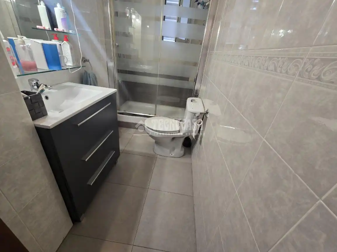 Baño de Piso en venta en Alcorcón con Aire acondicionado, Terraza y Amueblado