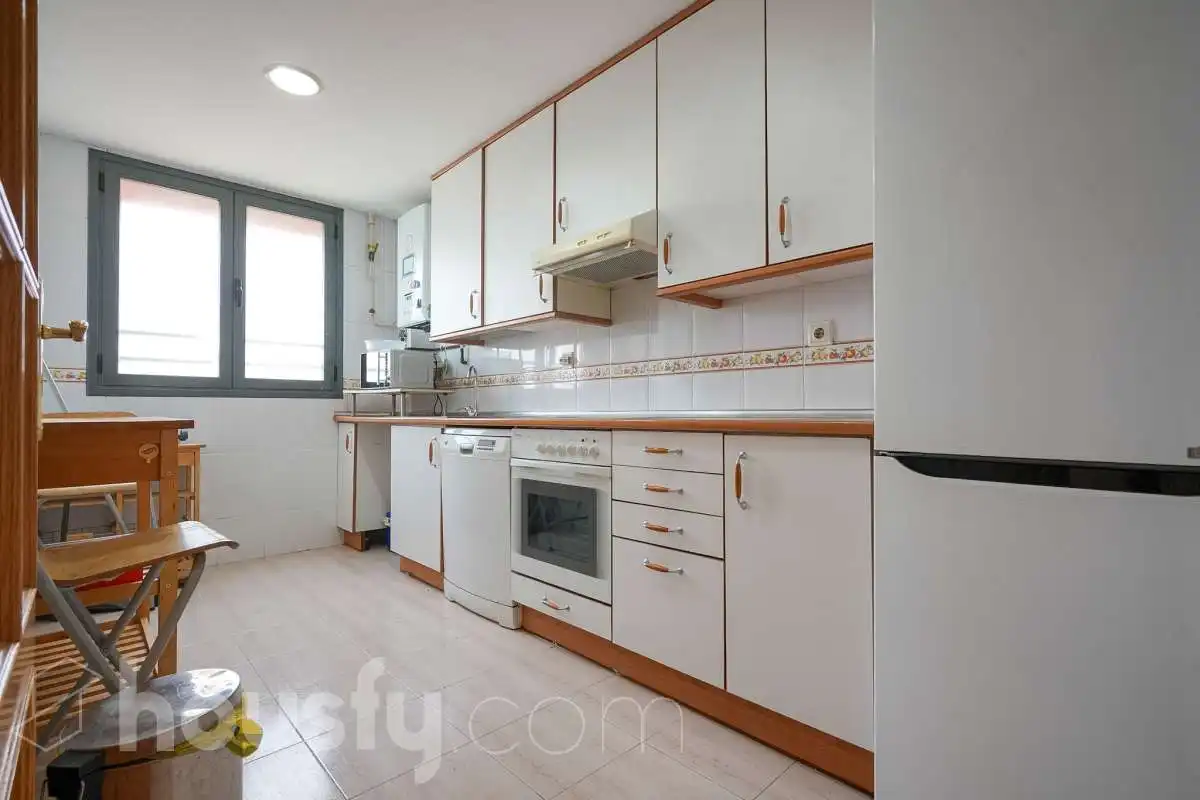 Kitchen of Flat for sale in Madrid  with Air Conditioner, Heating and Private garden