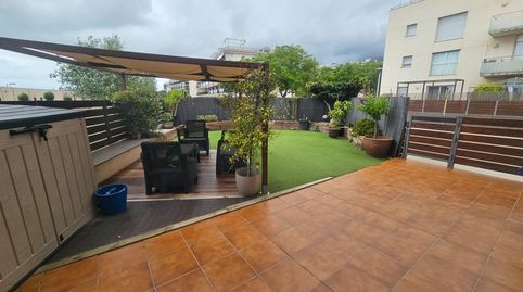 EXCLUSIVA PLANTA BAJA CON JARDIN Y PISCINA