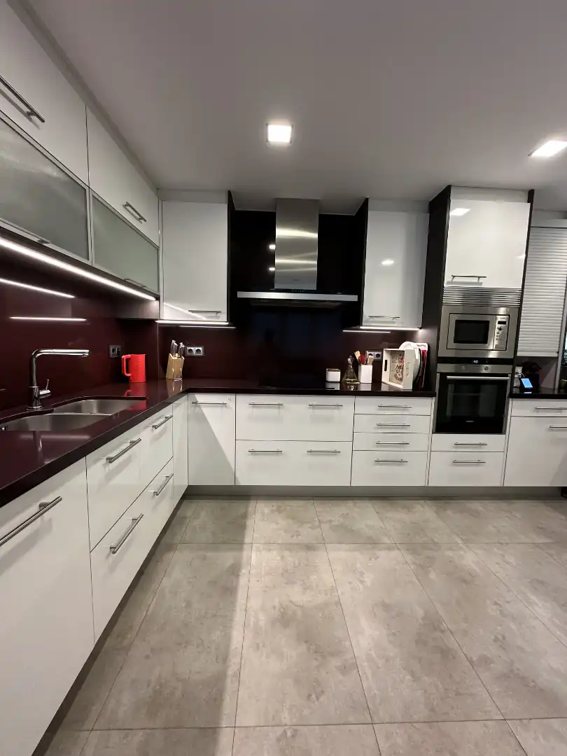 Cuina de Pis de lloguer en Barcelona amb Aire condicionat, Calefacció i Parquet