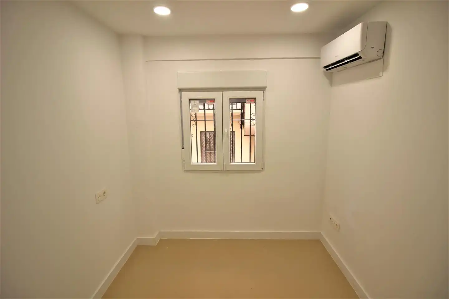 Piso de alquiler en Almería con Aire acondicionado