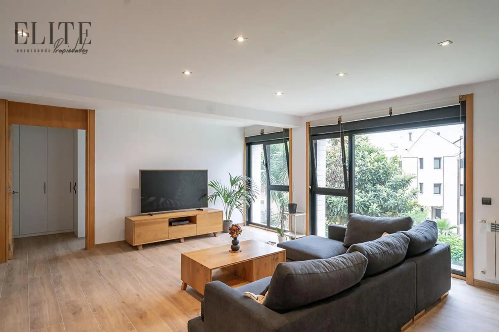 Living room of Ground floor for sale in Santander  with Heating