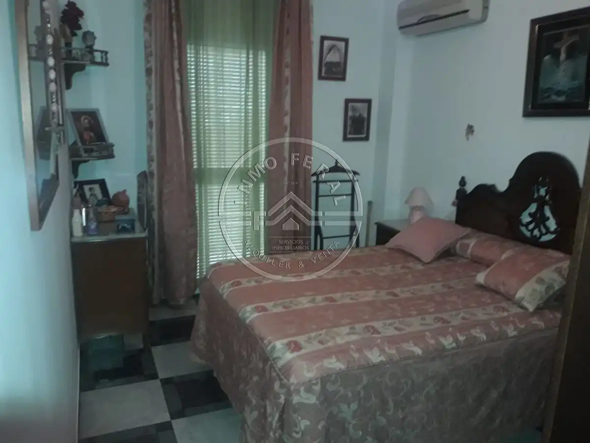 Habitación de Casa adosada en venta en Écija con Aire acondicionado y Balcón
