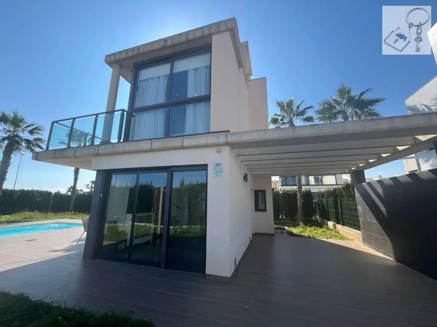 Vista exterior de Casa o chalet en venta en Orihuela con Aire acondicionado, Terraza y Piscina