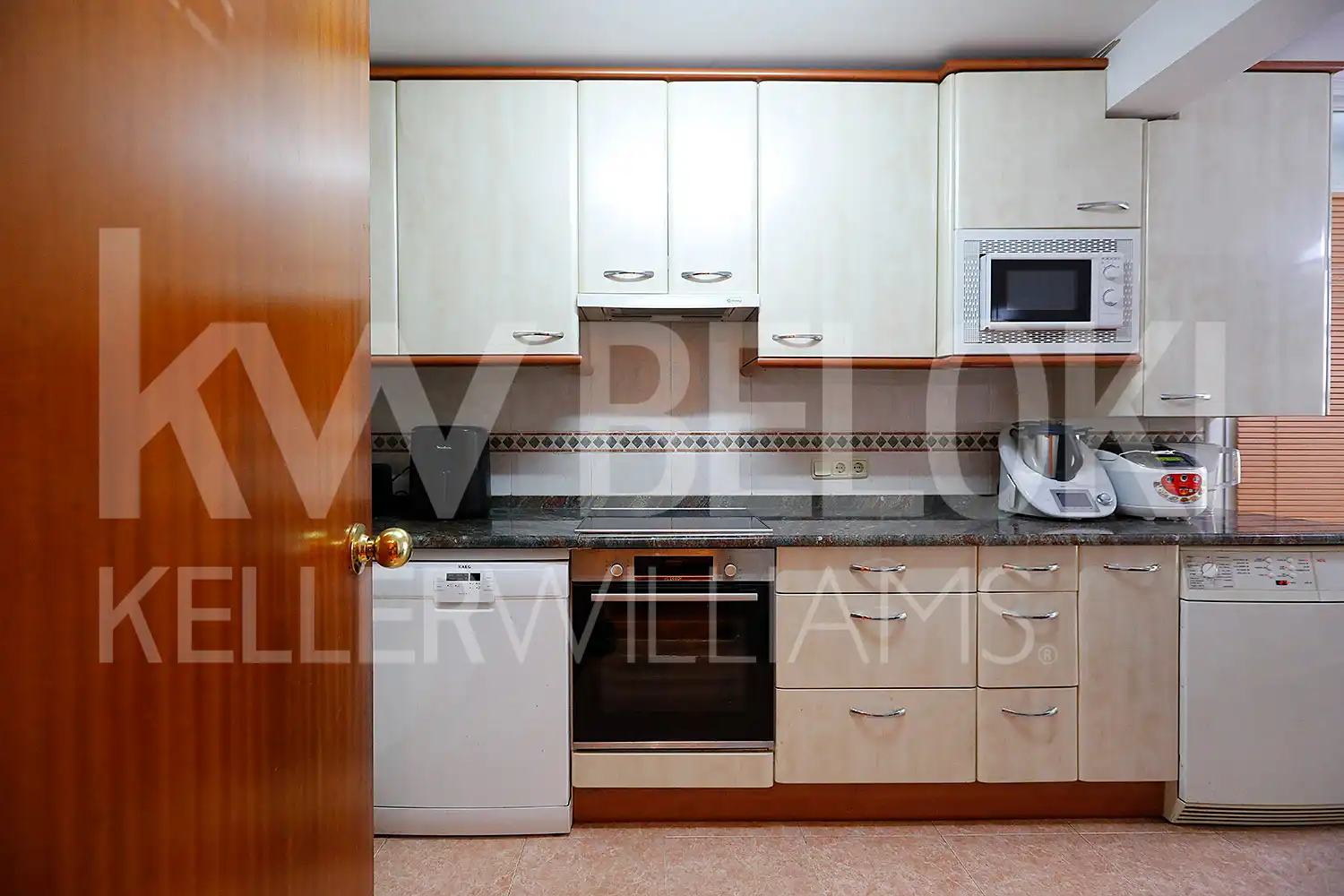 Cocina de Piso en venta en Donostia - San Sebastián  con Calefacción, Terraza y Balcón