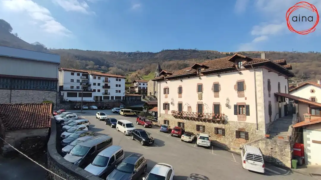 Aparcament de Casa o xalet en venda en Baztan amb Jardí privat