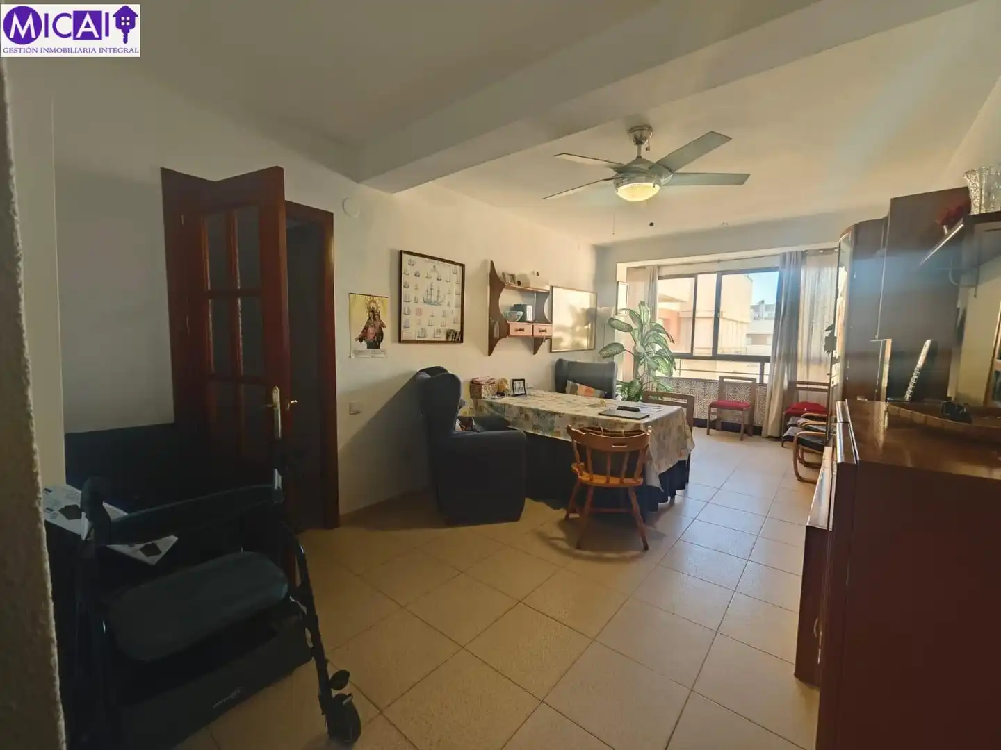Sala de estar de Piso en venta en Cádiz con Terraza, Amueblado y Balcón