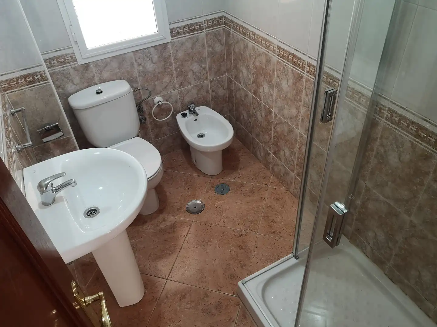 Bany de Pis en venda en Sevilla amb Aire condicionat i Balcó