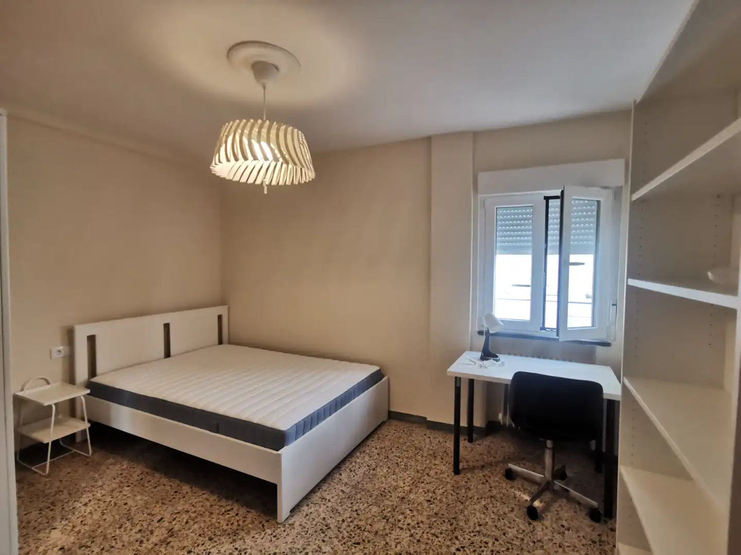 Schlafzimmer von Wohnung zur Miete in Salamanca mit Heizung, Möbliert und Ofen