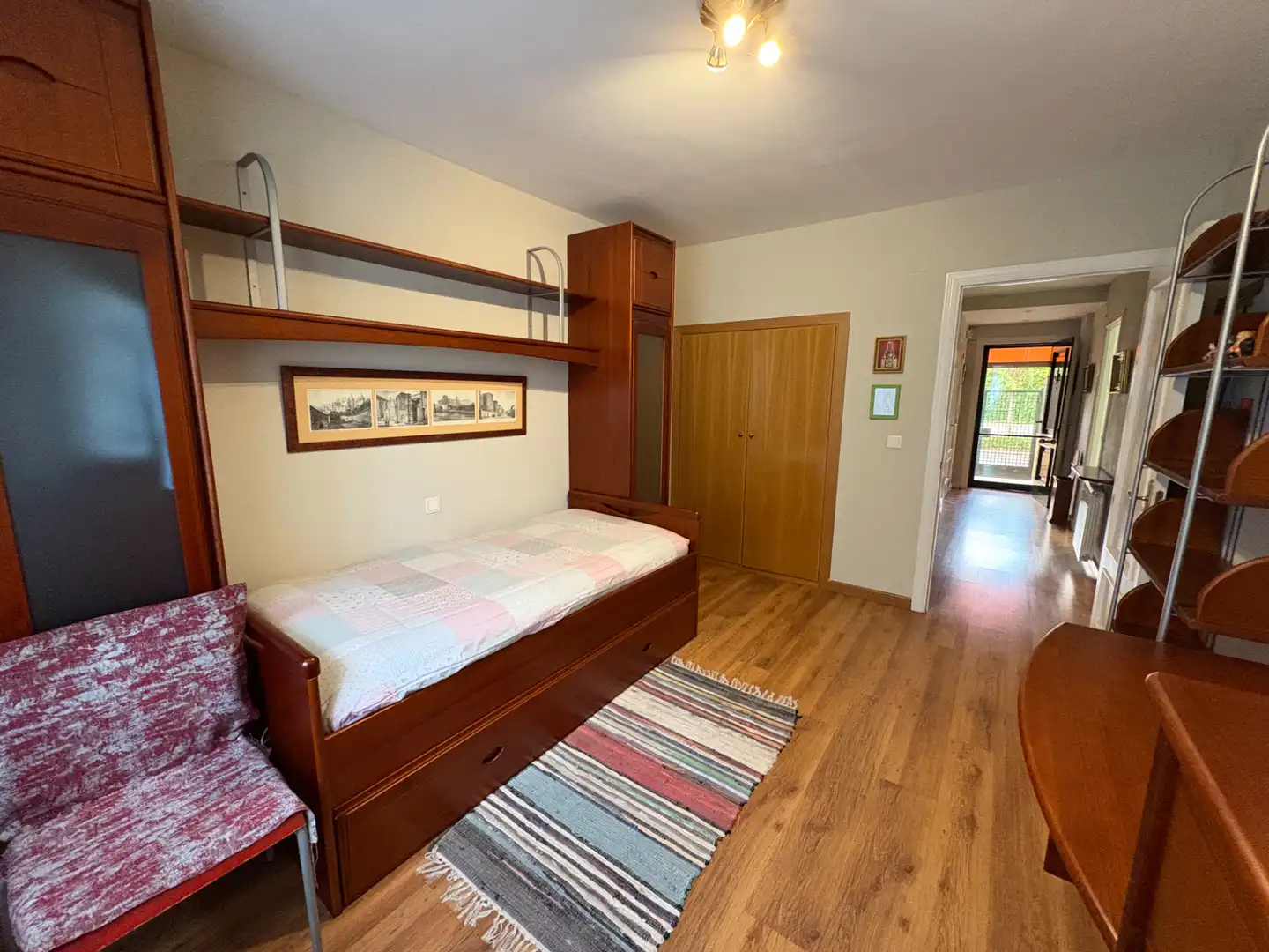 Habitación de Casa adosada en venta en Simancas con Aire acondicionado, Calefacción y Jardín privado