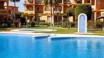 Schwimmbecken von Wohnungen zum verkauf in Chiclana de la Frontera mit Klimaanlage und Terrasse