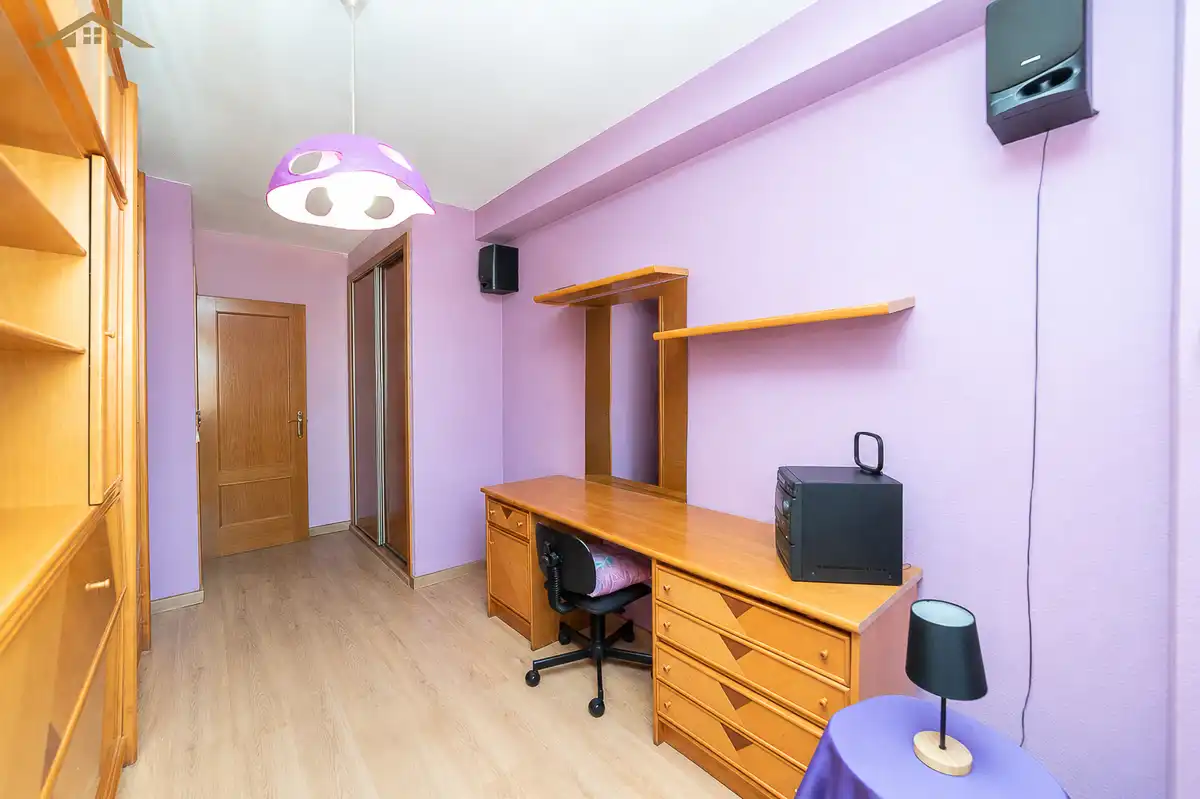 Habitación de Casa adosada en venta en Móstoles con Aire acondicionado, Calefacción y Jardín privado