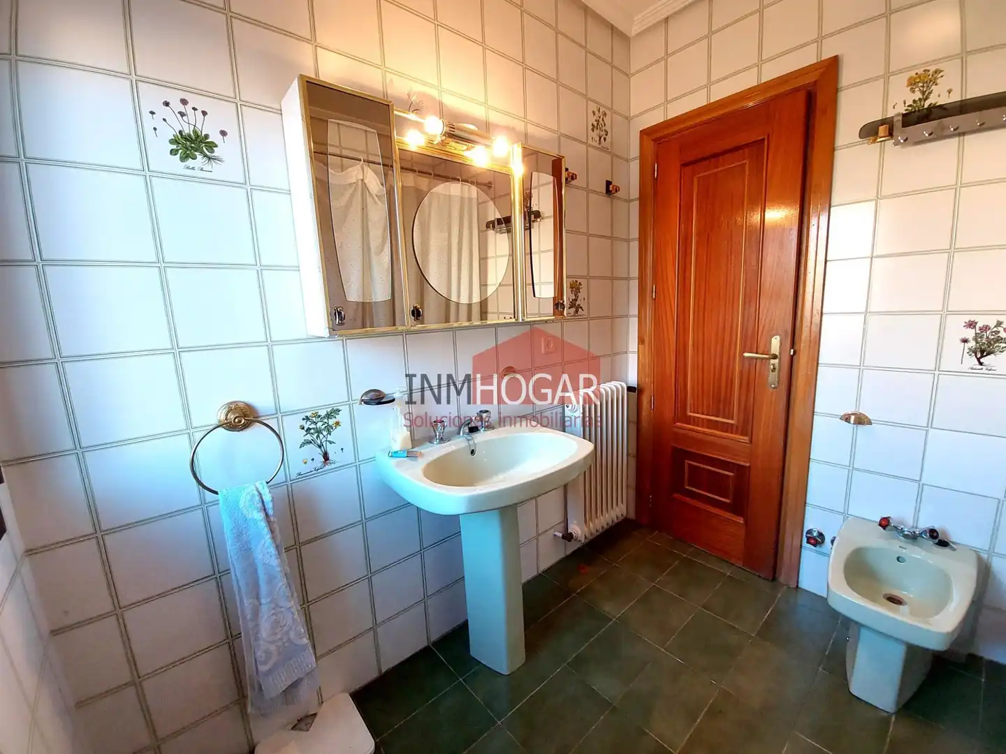 Bany de Casa o xalet en venda en Ávila amb Calefacció, Jardí privat i Traster