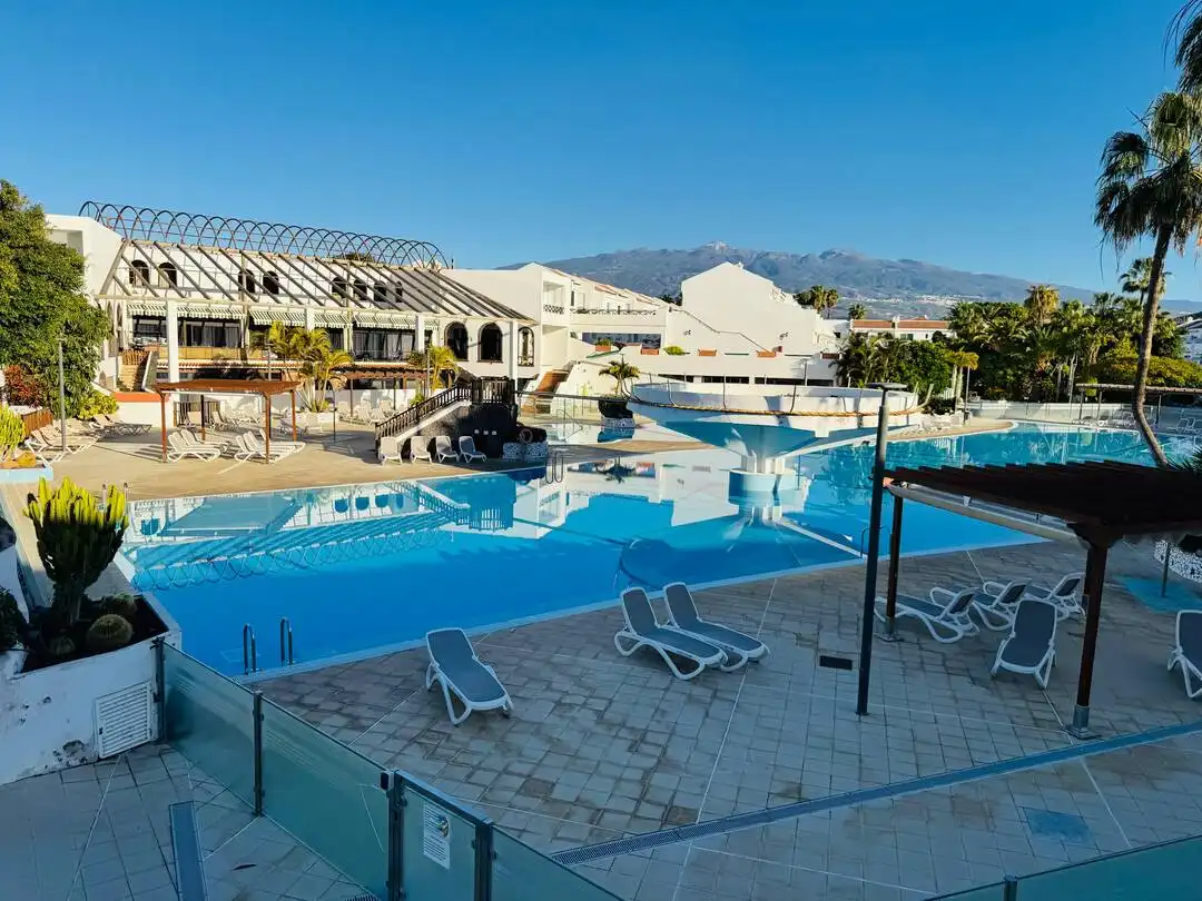 Swimming pool of Apartments for rent in Arona