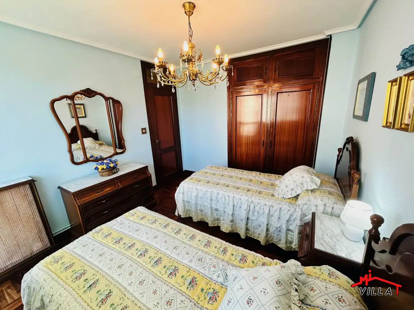 Habitación de Piso en venta en Laredo con Calefacción, Terraza y Amueblado