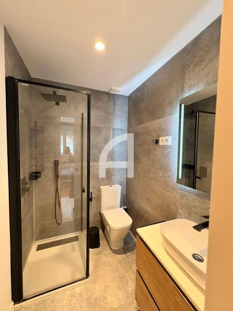 Baño de Piso en venta en Madrid con Aire acondicionado y Calefacción