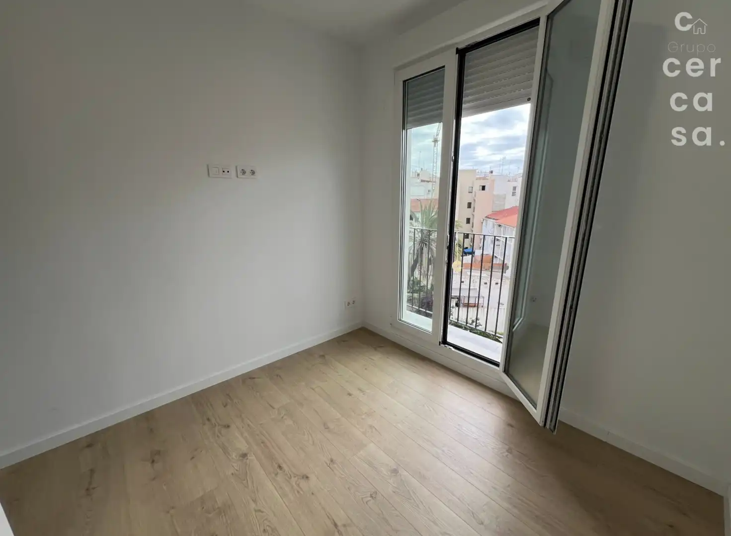 Bedroom of Flat for rent in Valencia  with Air Conditioner, Heating and Storage room