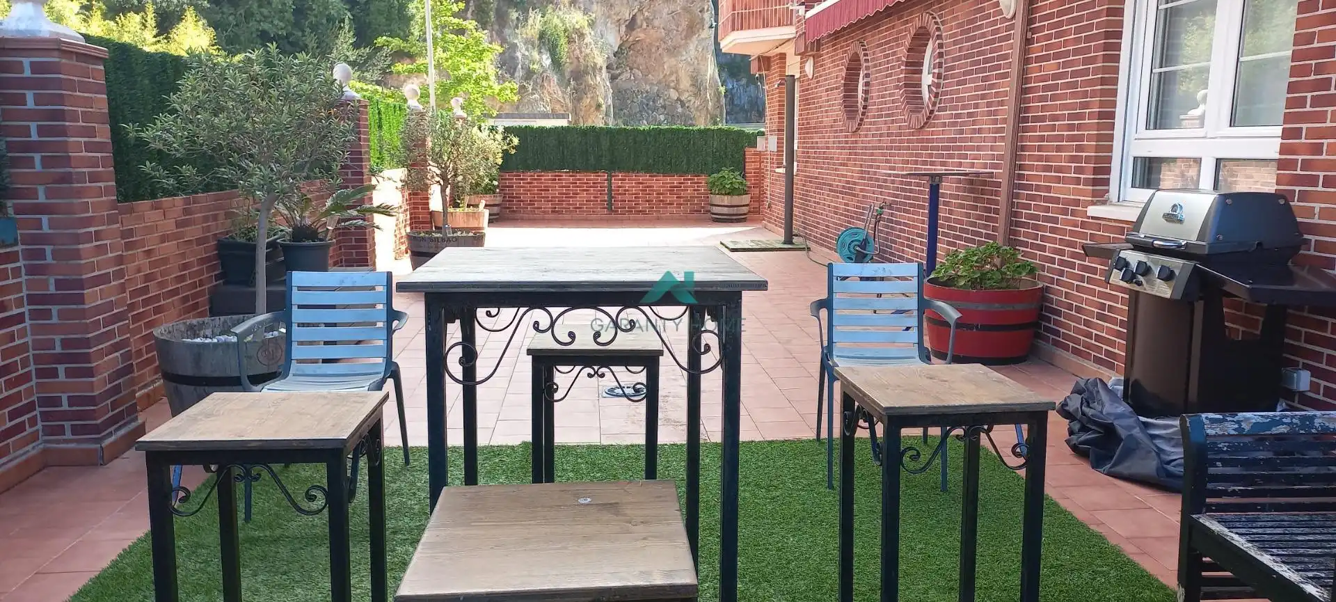 Terrasse von Erdgeschoss zum Verkauf in Santoña mit Heizung und Privatgarten