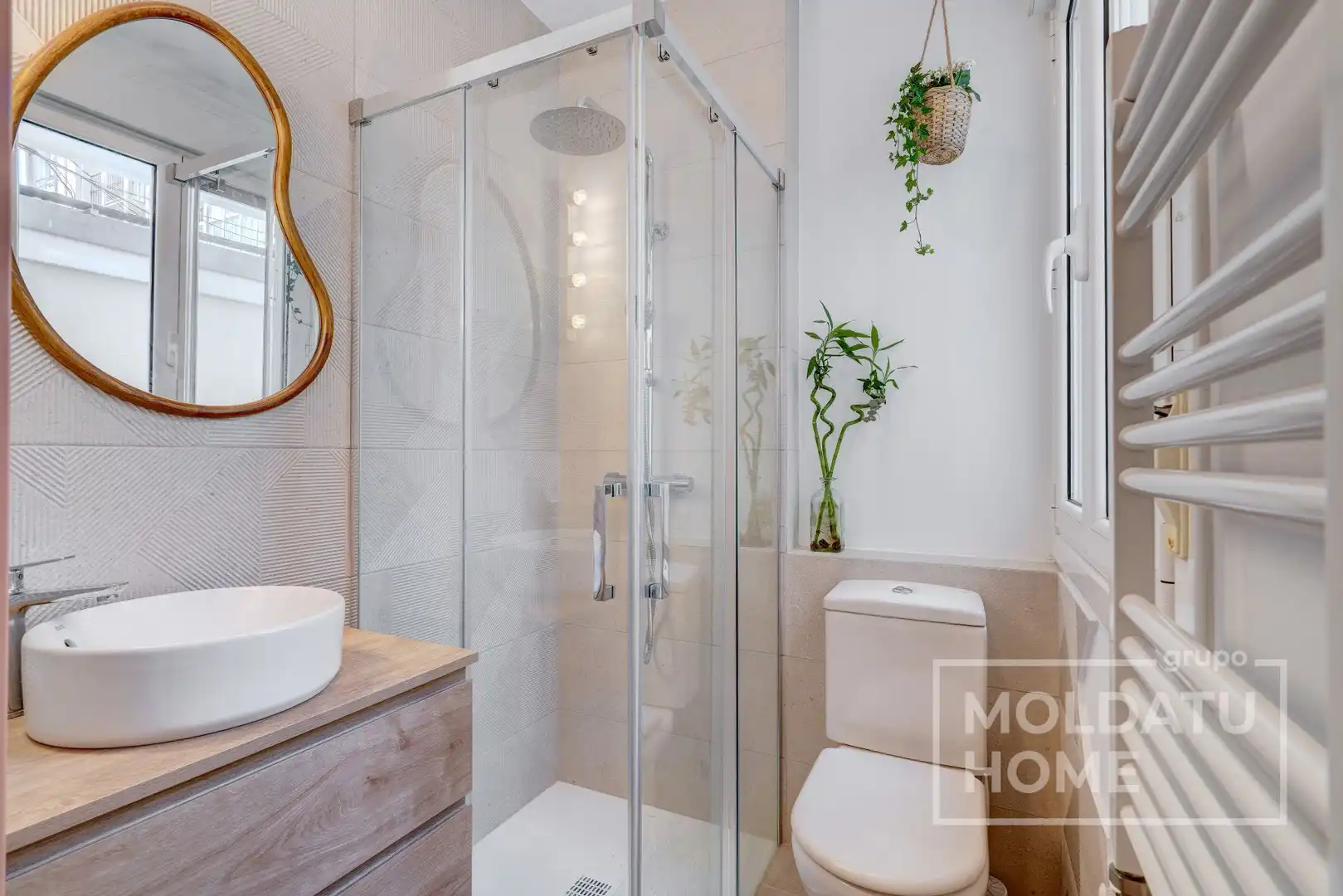 Bathroom of Flat for sale in Donostia - San Sebastián   with Air Conditioner and Heating
