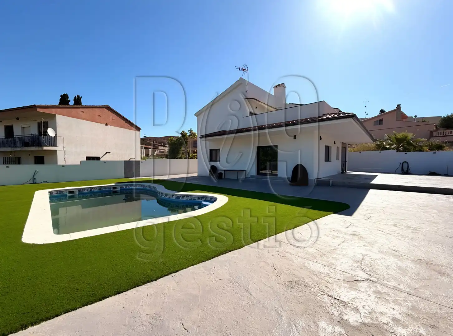 Vista exterior de Casa o xalet en venda en Els Pallaresos amb Aire condicionat, Calefacció i Jardí privat