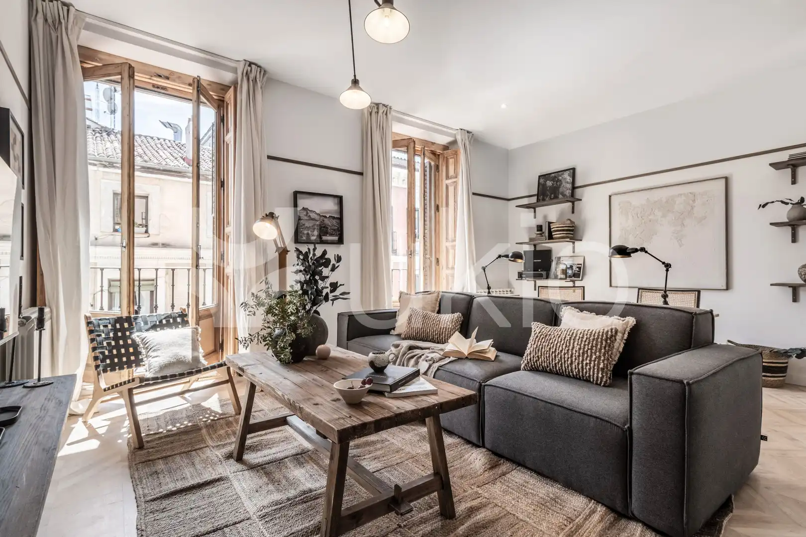 Living room of Apartments for rent in  Madrid Capital  with Air Conditioner, Heating and Furnished