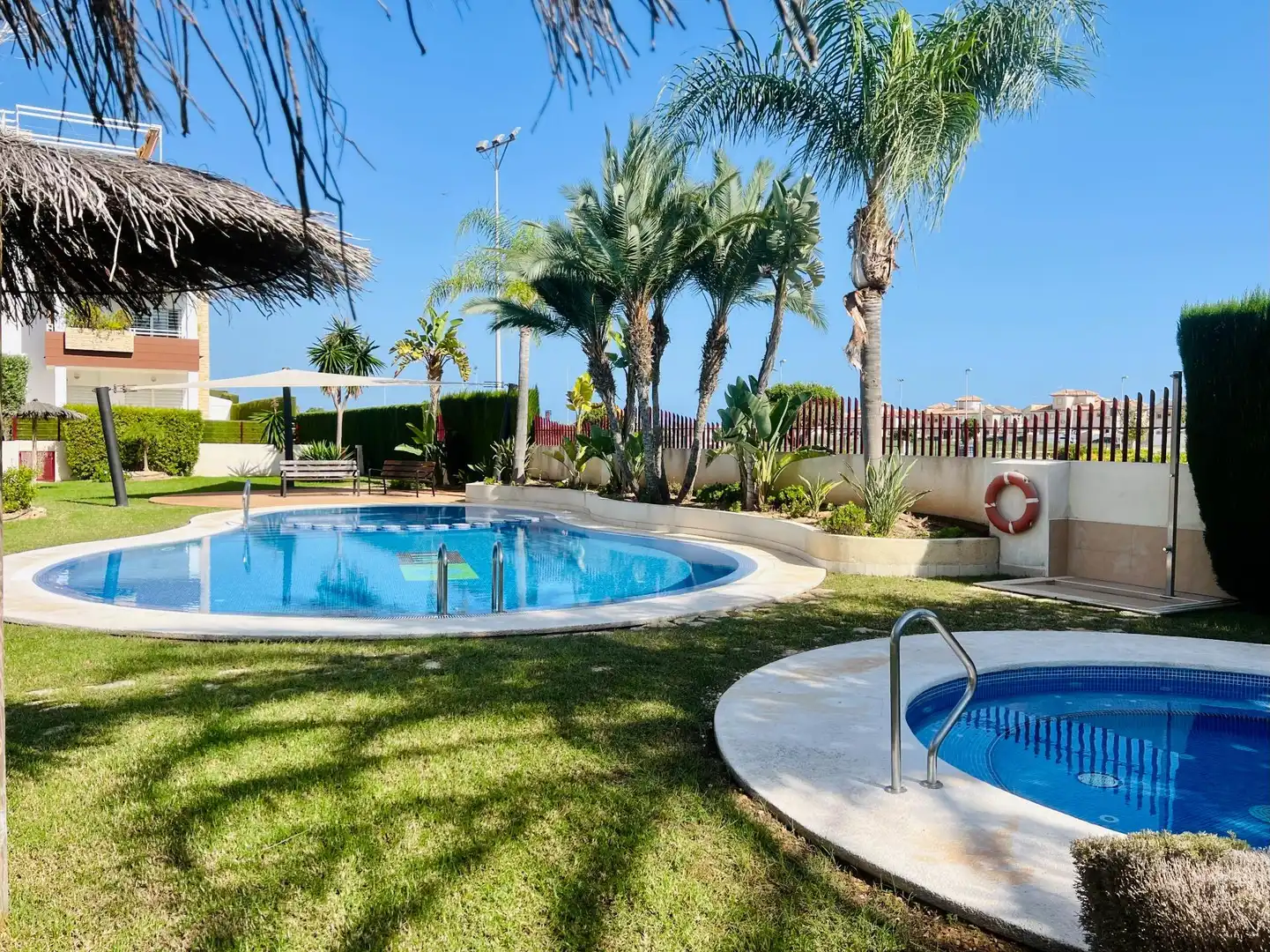 Piscina de Ático en venta en Orihuela con Aire acondicionado, Calefacción y Terraza
