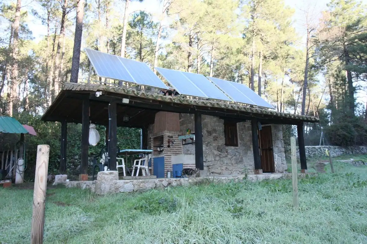 Vista exterior de Finca rústica en venda en Santa Cruz del Valle amb Internet