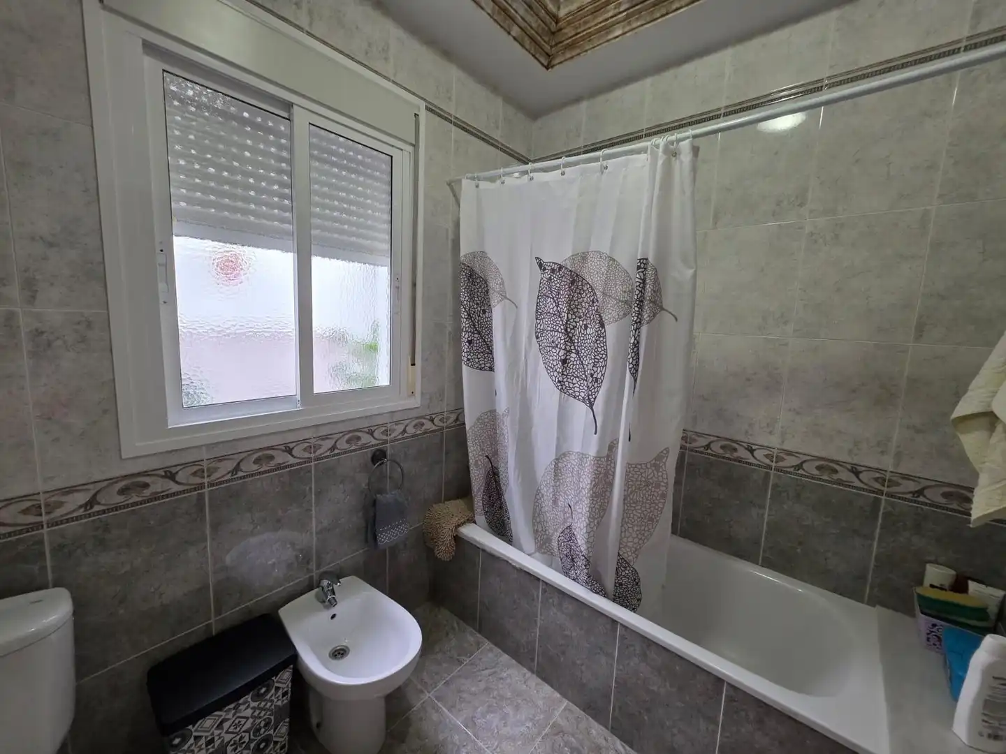 Bathroom of Houses for sale in Cuevas Bajas  with Air Conditioner, Heating and Terrace