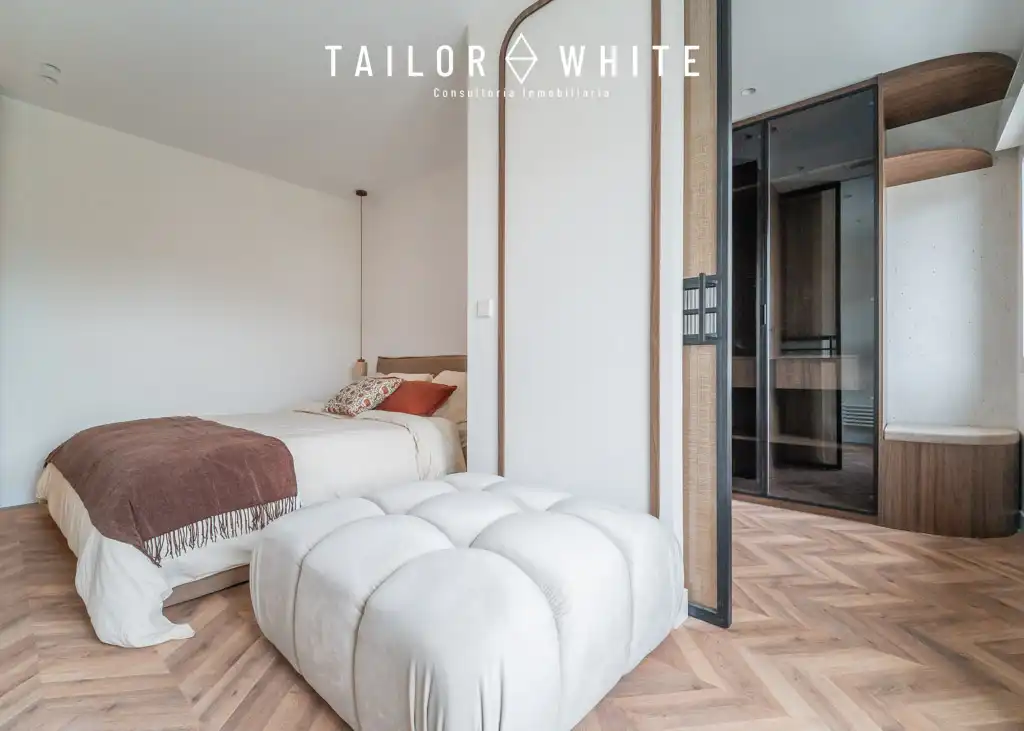 Schlafzimmer von Dachboden zum Verkauf in Madrid mit Klimaanlage, Heizung und Parkett