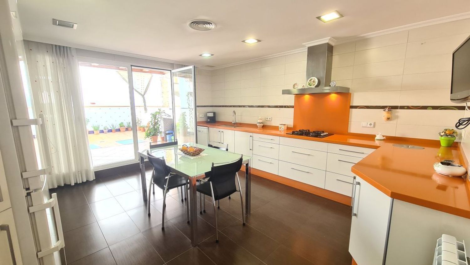 Kitchen of House or chalet for sale in Paterna  with Air Conditioner, Heating and Terrace
