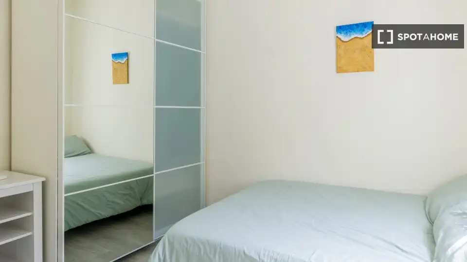 Room in Ciudad Jardín - Parque Roma